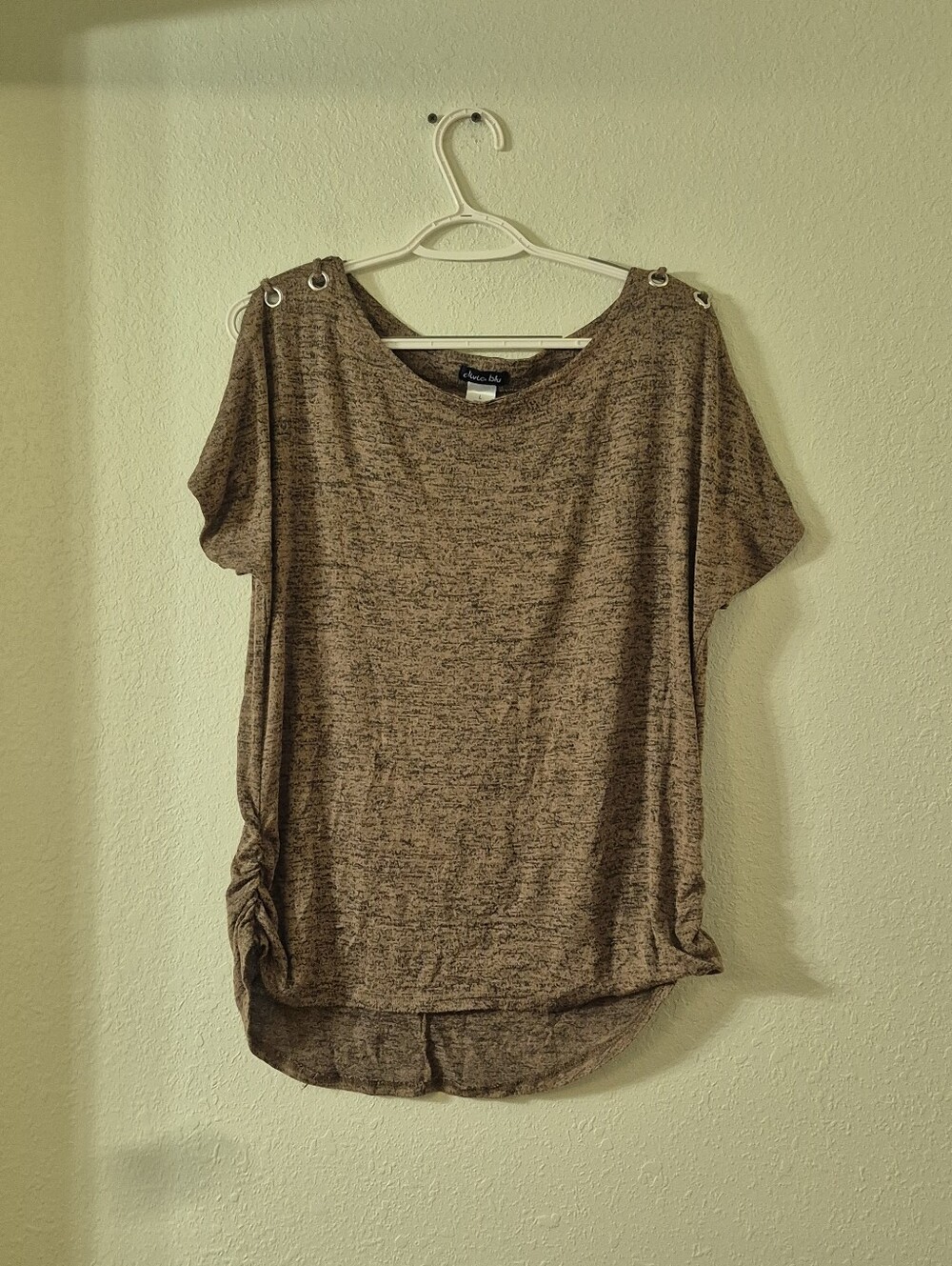 Grommet Shoulder Heathered Brown Short Sleeve Top